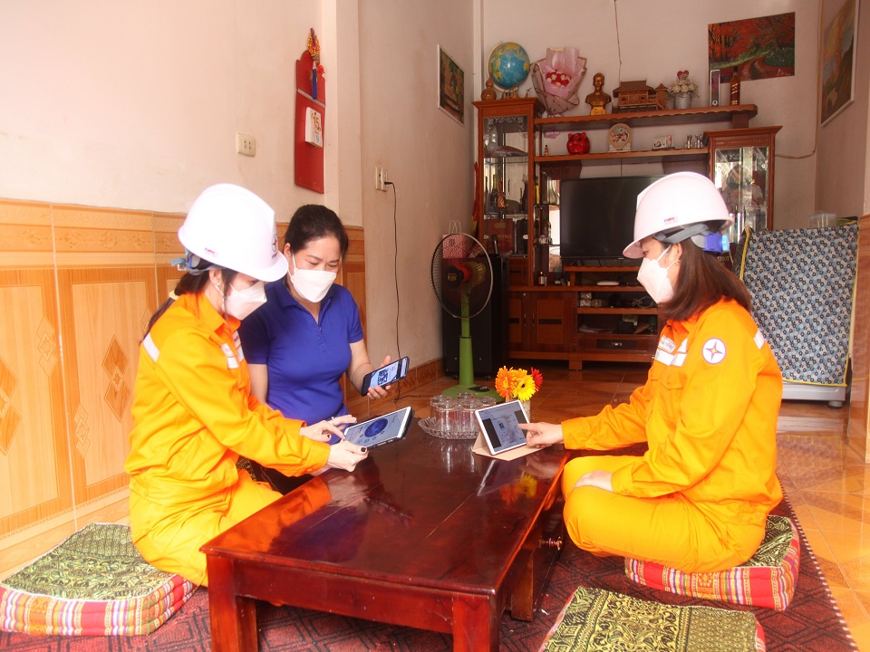 Sử dụng điện tiết kiệm và hiệu quả trước mùa nắng nóng cao điểm tại miền Bắc